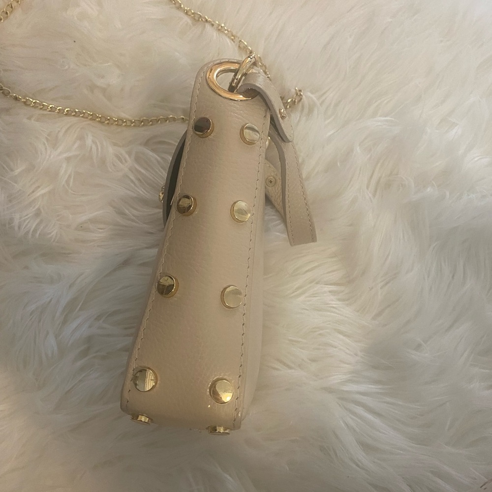 Elegant Beige Crossbody Bag - Picture 3 of 7